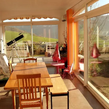 Moderne Avec Vue Sur Le Viaduc Villa Millau