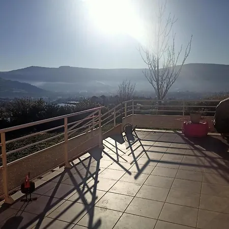 Moderne Avec Vue Sur Le Viaduc
